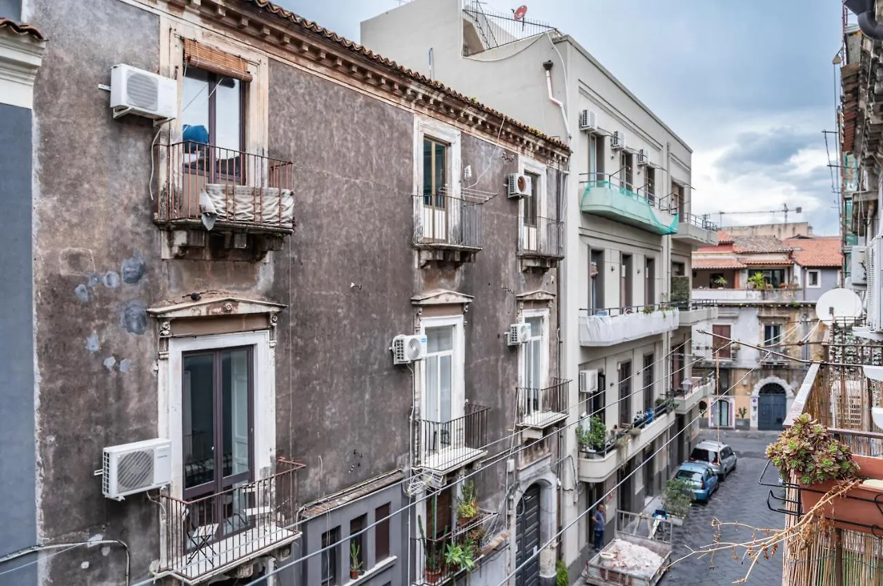 カターニアCasa Giuffri - Castello Ursino Flat With Balconyアパートメント 0*, カターニア イタリア